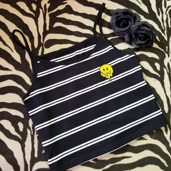 Striped Melting Smile Cropped Cami - Picture 4 of 7